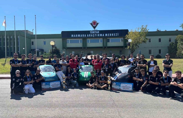 SUBÜ TETRA Takımı TEKNOFEST 2026'da hidromobil kategorisinde iki araçla ilk iki sırayı aldı