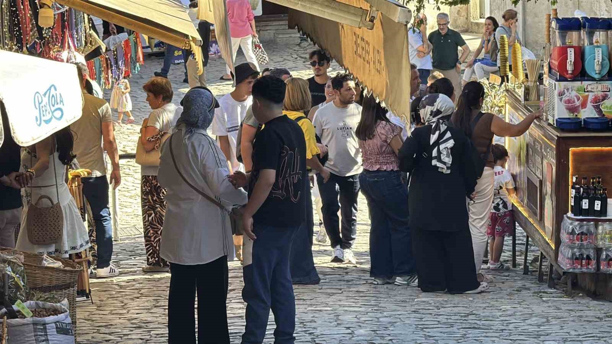 Safranbolu\'da hafta sonu yerli ve yabancı turist yoğunluğu yaşanıyor