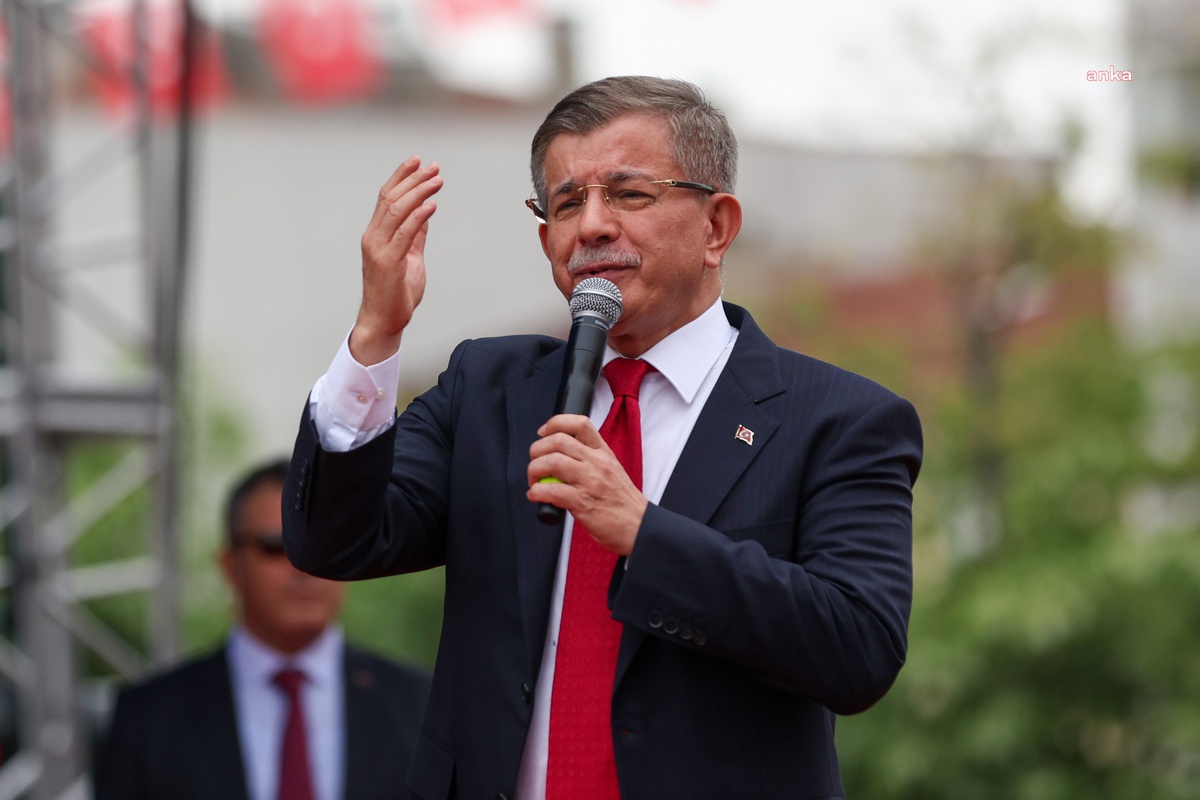 Davutoğlu, Cumhurbaşkanına hakaret soruşturmasında ifade verdi