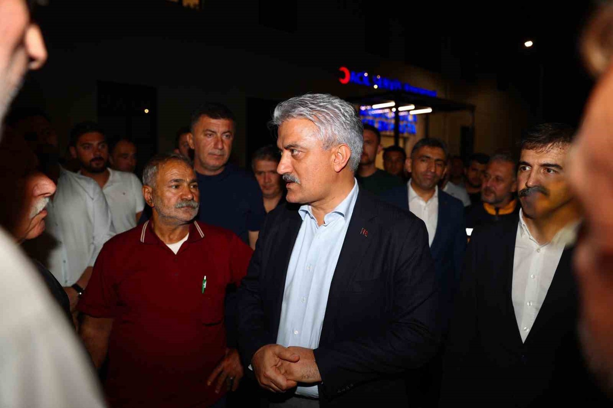 Düzce Valisi Makas, Akçakoca\'daki kazada yaralananları hastanede ziyaret etti