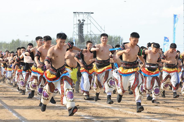 Heilongjiang Dorbod'da Naadam Festivali kültürle dolu gösterilerle açıldı
