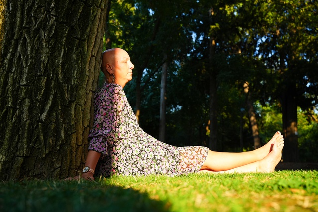 Alopesiyle mücadelesinde farkındalık yaratan Arzu Özsoy, sosyal medyada sesi oldu.