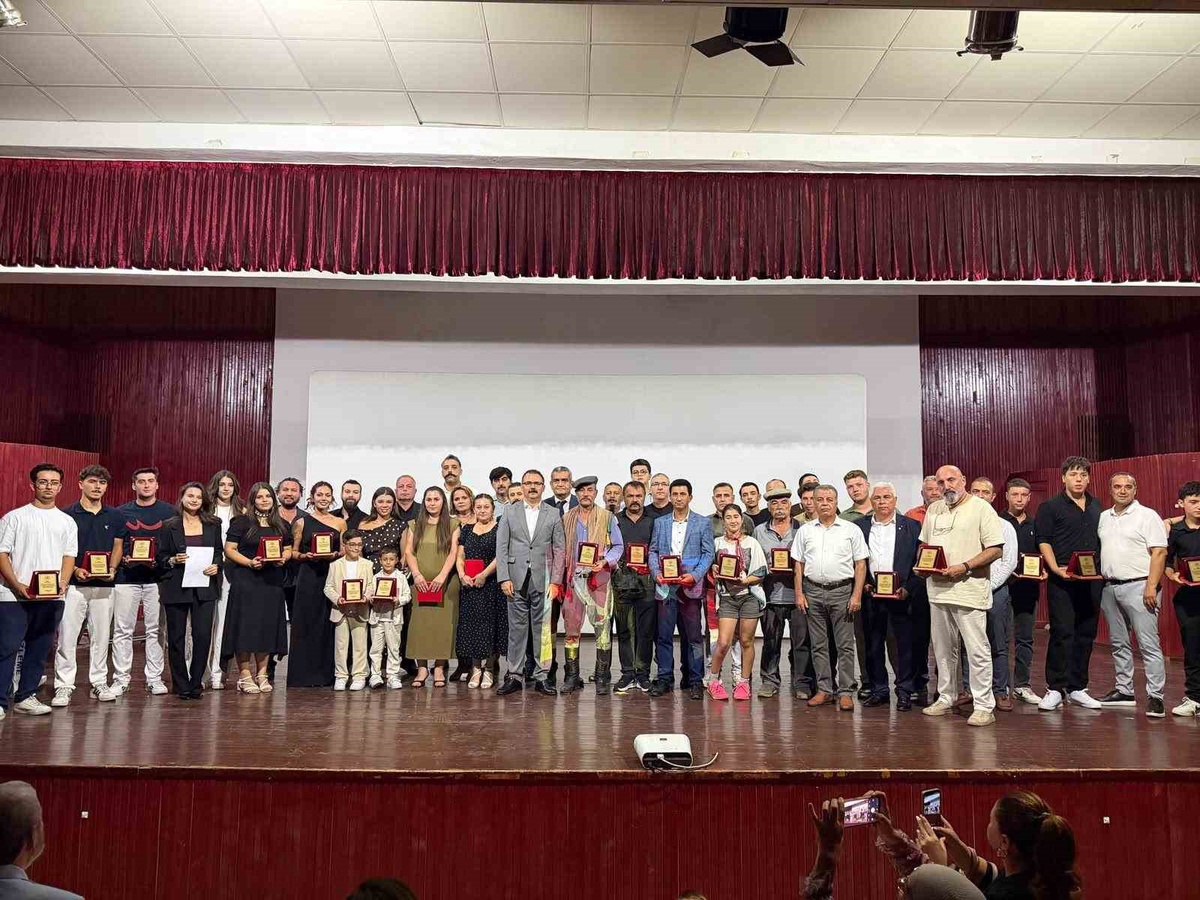 "Atça Çomaklı Ovası Katliamı" kısa filmi ilk galasını yoğun katılımla gerçekleştirdi