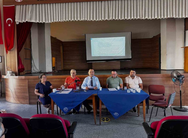 Aydın Mesleki ve Teknik Anadolu Lisesi'nde öğretmenler kurulu, yeni eğitim yılı öncesi toplandı