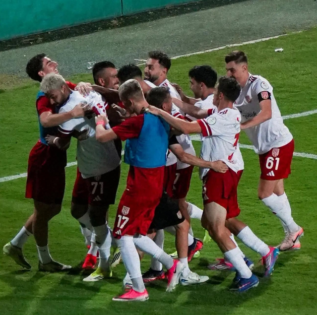 Ayvalıkgücü, sezona Gaziemir'i 3-0 yenerek başladı; Akbulut 2 gol attı