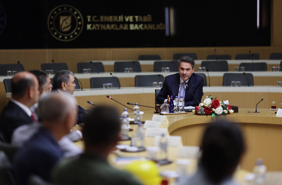 Bakan Bayraktar madencilerle buluştu, Doruk Madencilik işçilerinin alacakları ödenecek