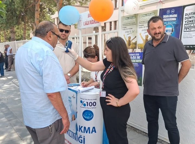 Bayburt'ta Halk Sağlığı Haftası'nda bağımlılıkla mücadele için stant kuruldu