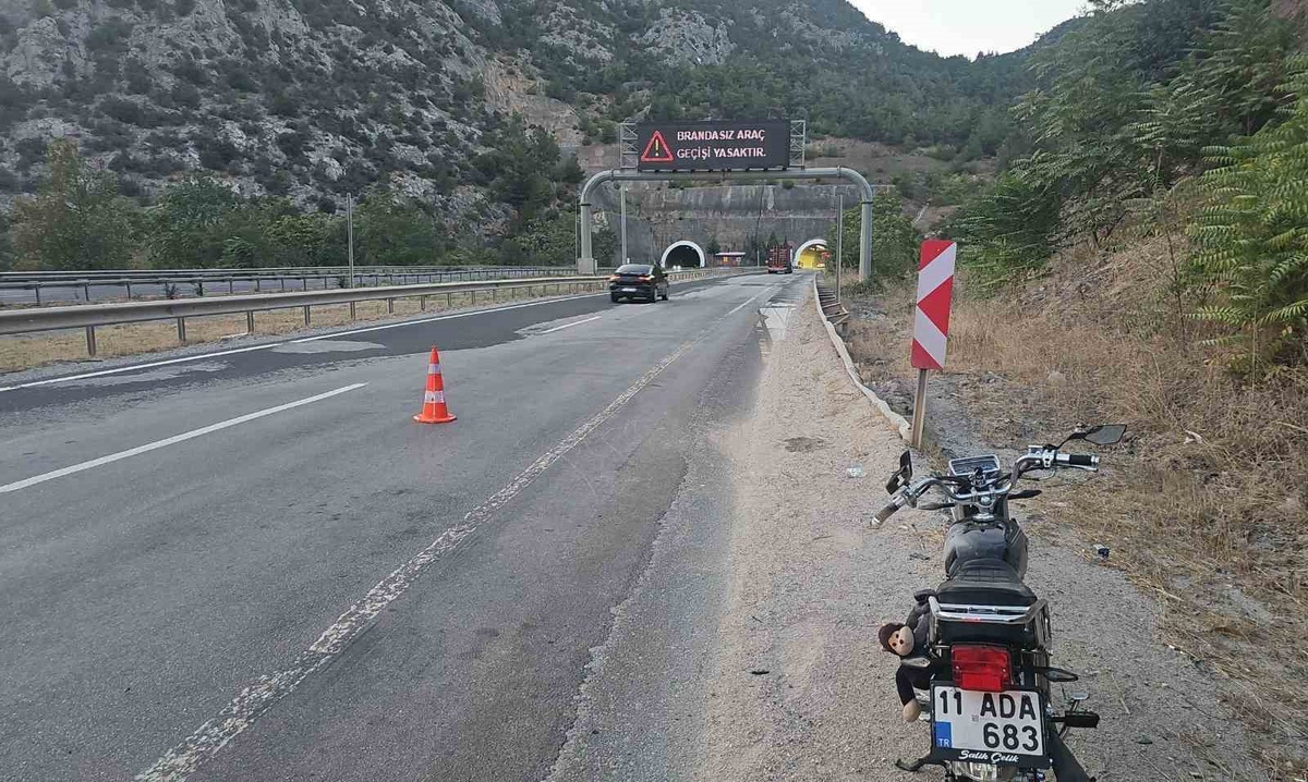 Bilecik\'te motosikletin hakimiyetini kaybeden sürücü yaralandı, hastaneye kaldırıldı