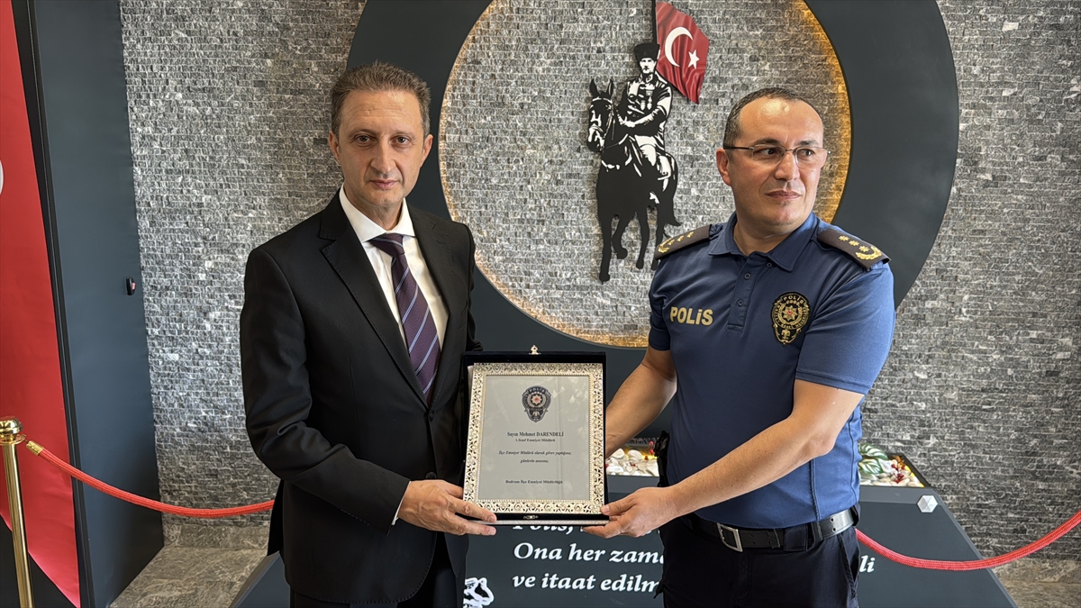 Bodrum\'da emniyet müdürlüğü devir teslim töreniyle yeni müdür Mahir Gökmen göreve başladı