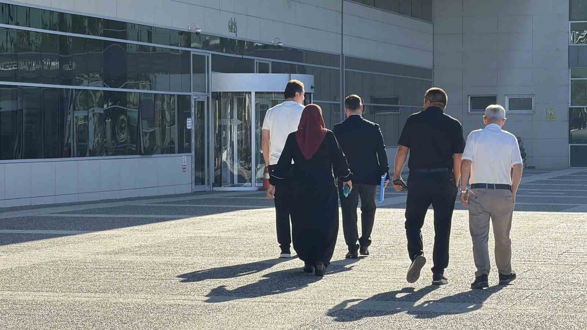 Bolu Belediye Başkanı Tanju Özcan, mahkemede beyan verirken şekeri yükselince bayıldı