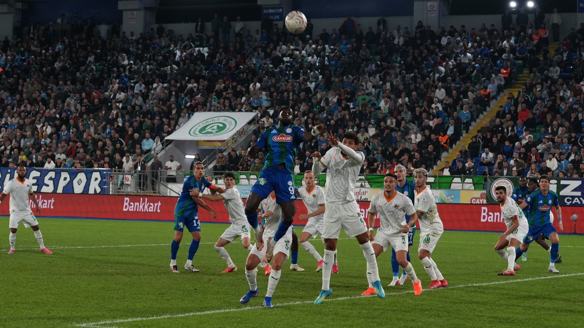 Süper Lig'de Çaykur Rizespor evinde Alanyaspor'a 1-0 mağlup oldu