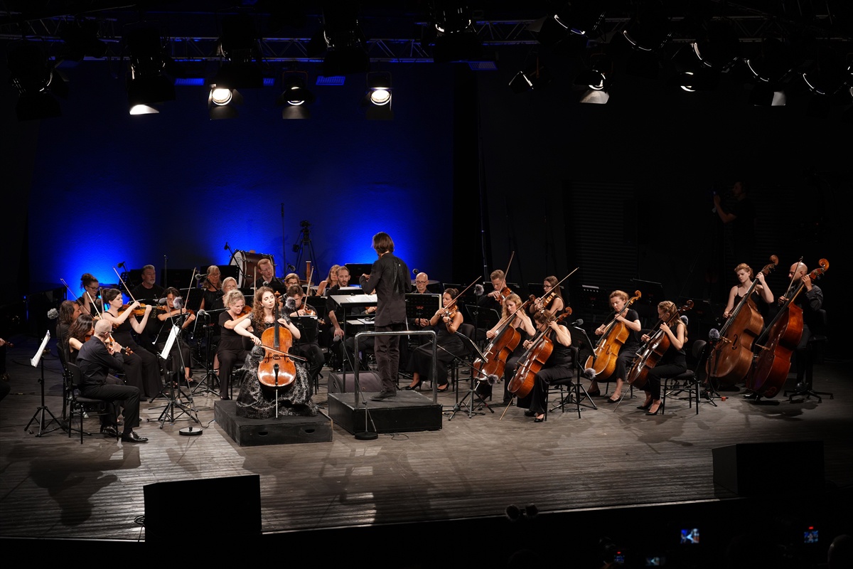 Covent Garden Sinfonietta, Bodrum Kalesi\'nde Türkiye\'deki ilk konserini verdi