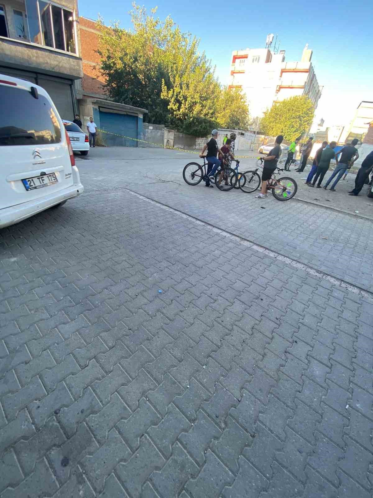 Diyarbakır Bismil'de pikabın çarptığı 6 yaşındaki Suriyeli çocuk yaşamını yitirdi