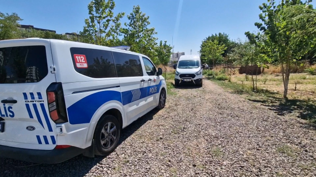 Sokak ortasında husumetlisini tabancayla vurarak öldürdü