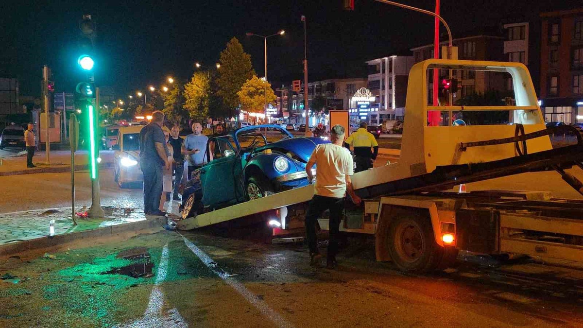 Düzce Bahçeşehir bağlantı yolundaki kazada 3 kişi yaralandı