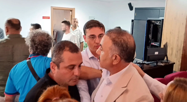 Edirne Belediye Meclisi’nde tansiyon yükseldi: Üyeler arasında arbede çıktı