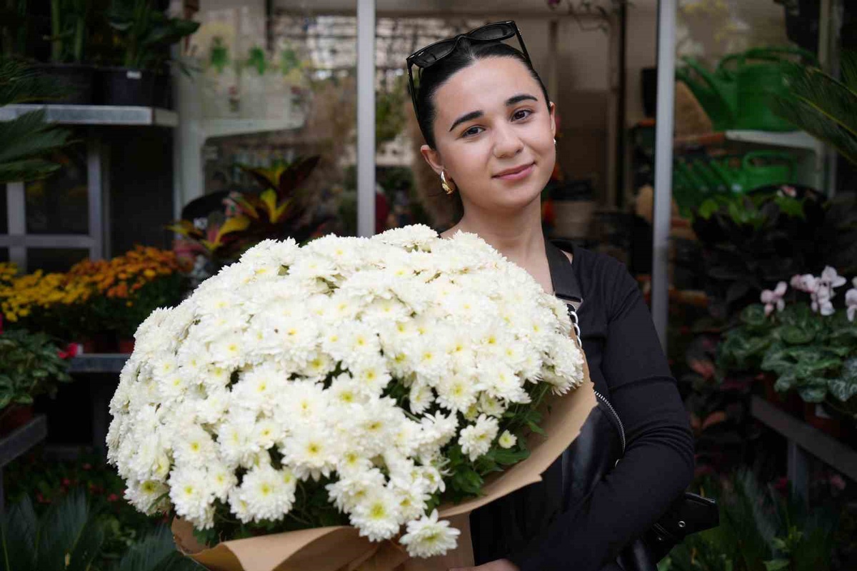 Sonbaharda vatandaşların ilgi odağı kasımpatı ve sıklamen çiçekleri oldu