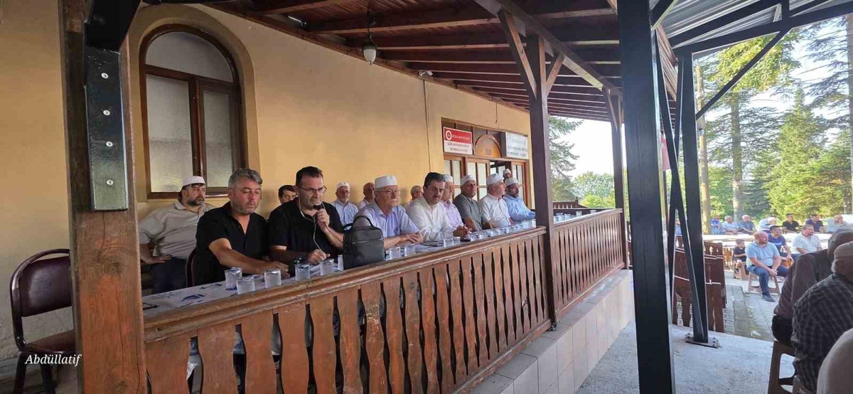 Düzce Gölormanı\'nda geleneksel köy mevlidi İl Müftüsü\'nün katılımıyla yapıldı