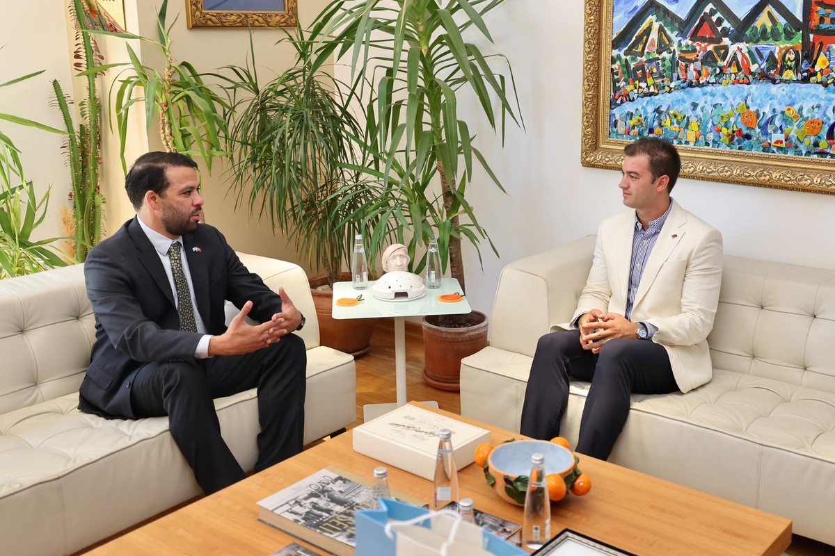Guatemala Büyükelçisi Recinos, Bodrum Belediye Başkanı Mandalinci\'yi makamında ziyaret etti