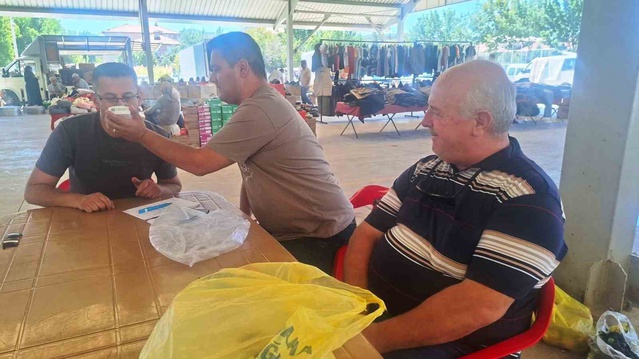 Kütahya Hisarcık'ta bağımlılıkla mücadele için Kapalı Pazar Yeri'nde stant açıldı
