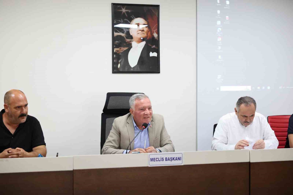 Honaz\'da CHP\'ye dönen meclis üyesiyle partisi yeniden sayısal üstünlüğü kazandı