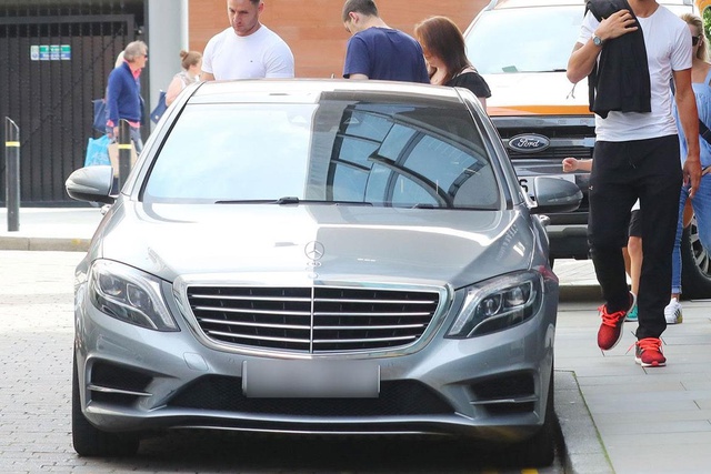 Ibrahimovic babasına bu arabayı aldı! Bir hafta sonra trafikte görünce şoke oldu