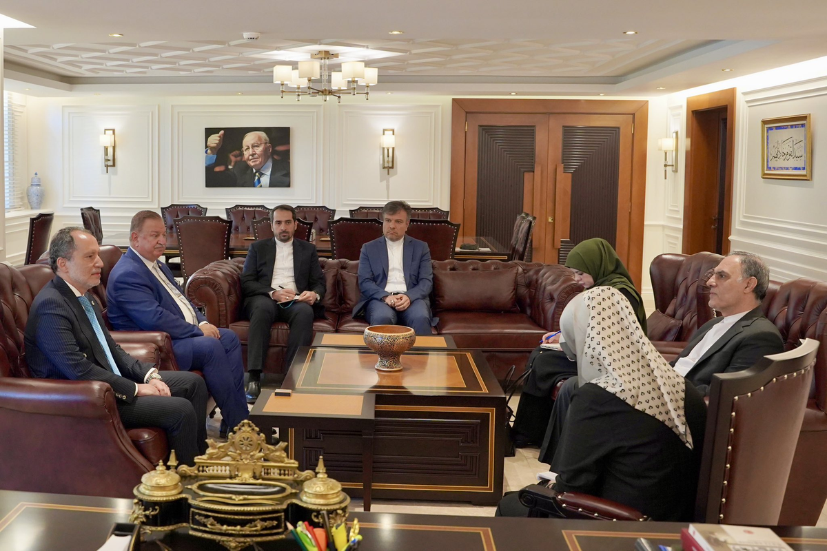 İran\'ın Ankara Büyükelçisi, Yeniden Refah Partisi Genel Başkanı Erbakan\'ı ziyaret etti
