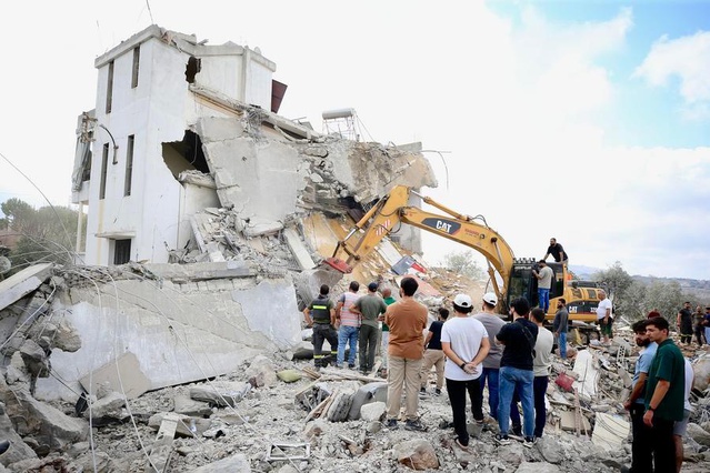 Lübnan'ın Nebatiye kentinde İsrail'in İHA saldırısı sonucu 3 kişi yaşamını yitirdi