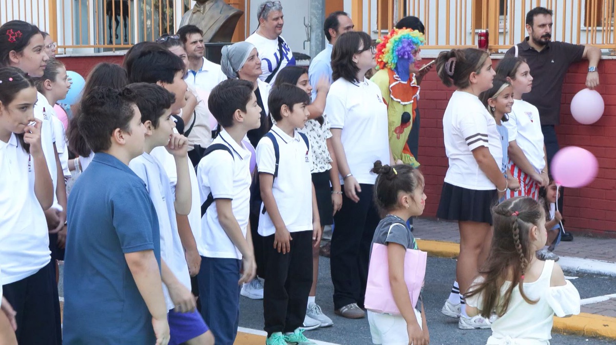 Okula Uyum Haftası başladı; İstanbul\'da 684 bin 283 öğrenci yeni kademeye adım atacak