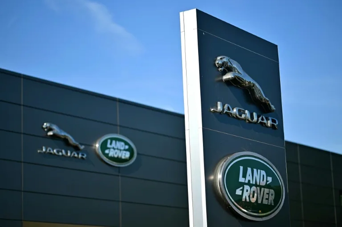 Jaguar Land Rover, küresel siber saldırı ve tarifelerin ardından 4.000 kişiyi işten çıkaracak