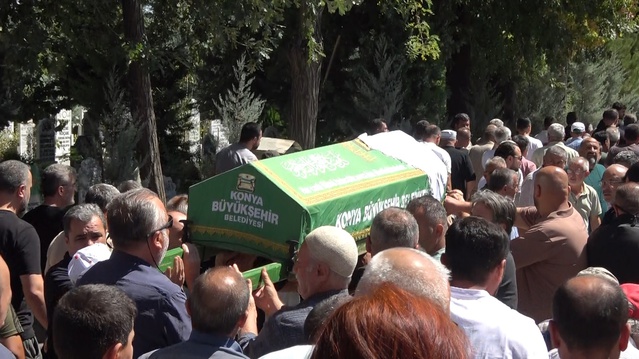 Konya Çumra'da kazada ölen Gürşahin çifti Meram'da yan yana toprağa verildi