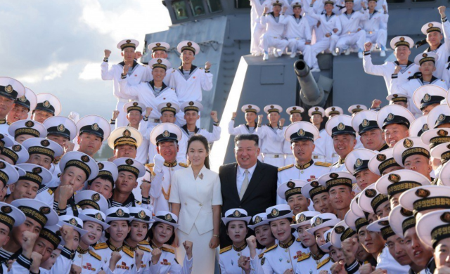 Kim Jong Un düğmeye bastı! Nükleer kapasiteli dev artık görevde