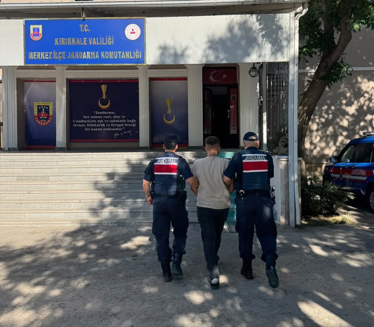 Kırıkkale\'de jandarmanın aramasında 539 sentetik hap bulunan sürücü S.U. tutuklandı