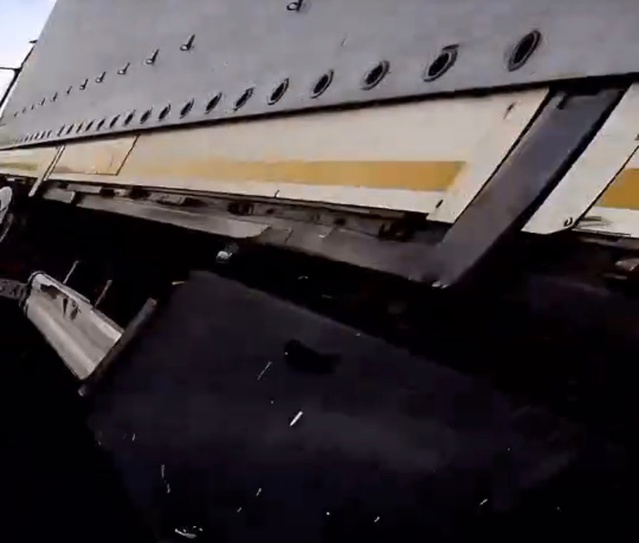 Bursa'da kırmızı ışık ihlali yapan cipe motosiklet çarptı
