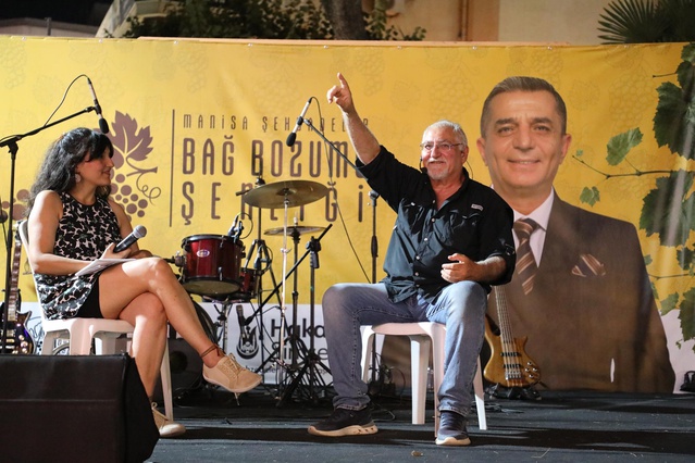Manisa Bağ Bozumu Şenliği'nde Doç. Dr. Uhri üzümün 9 bin yıllık Anadolu geçmişini anlattı