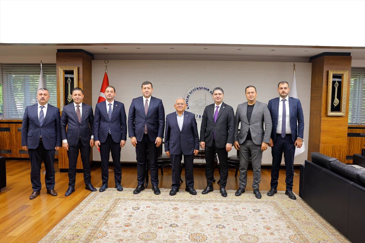 MHP Kayseri Milletvekilleri Özdemir ve Ersoy, Büyükkılıç\'ı ziyaret etti
