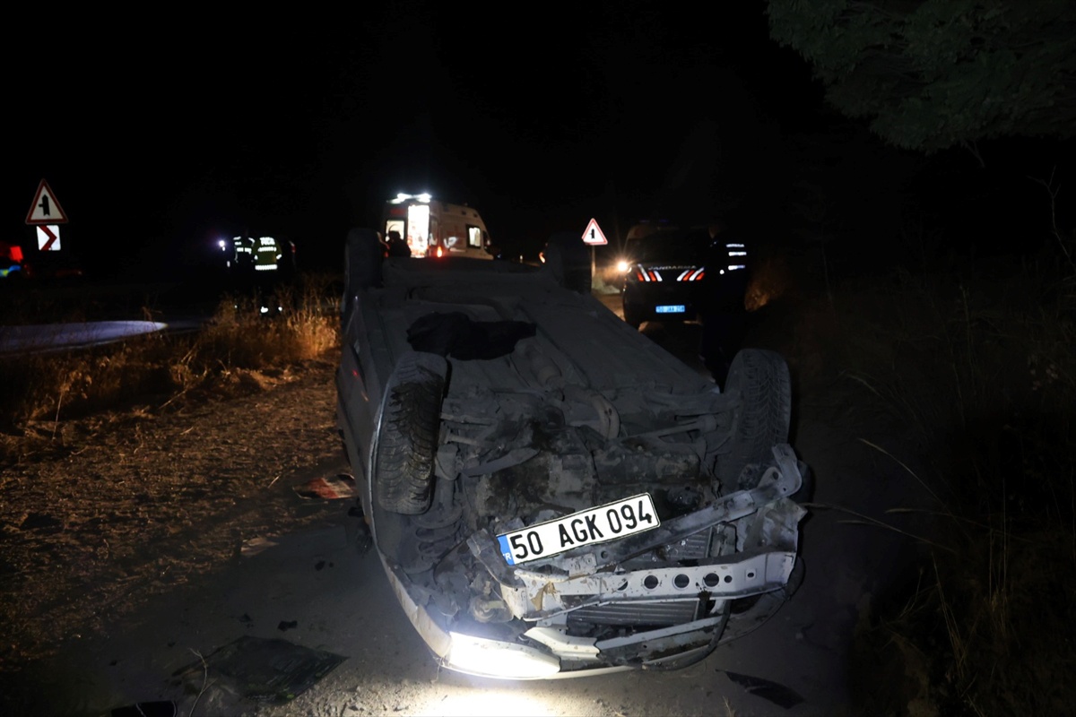 Nevşehir\'de devrilen otomobilde 5 kişi yaralandı