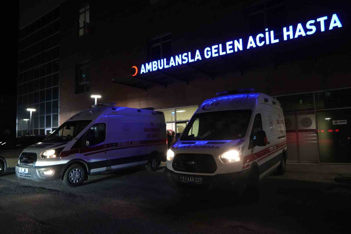 Niğde Konaklı'da otlatma tartışması taşlı sopalı kavgaya dönüştü, 5 yaralı