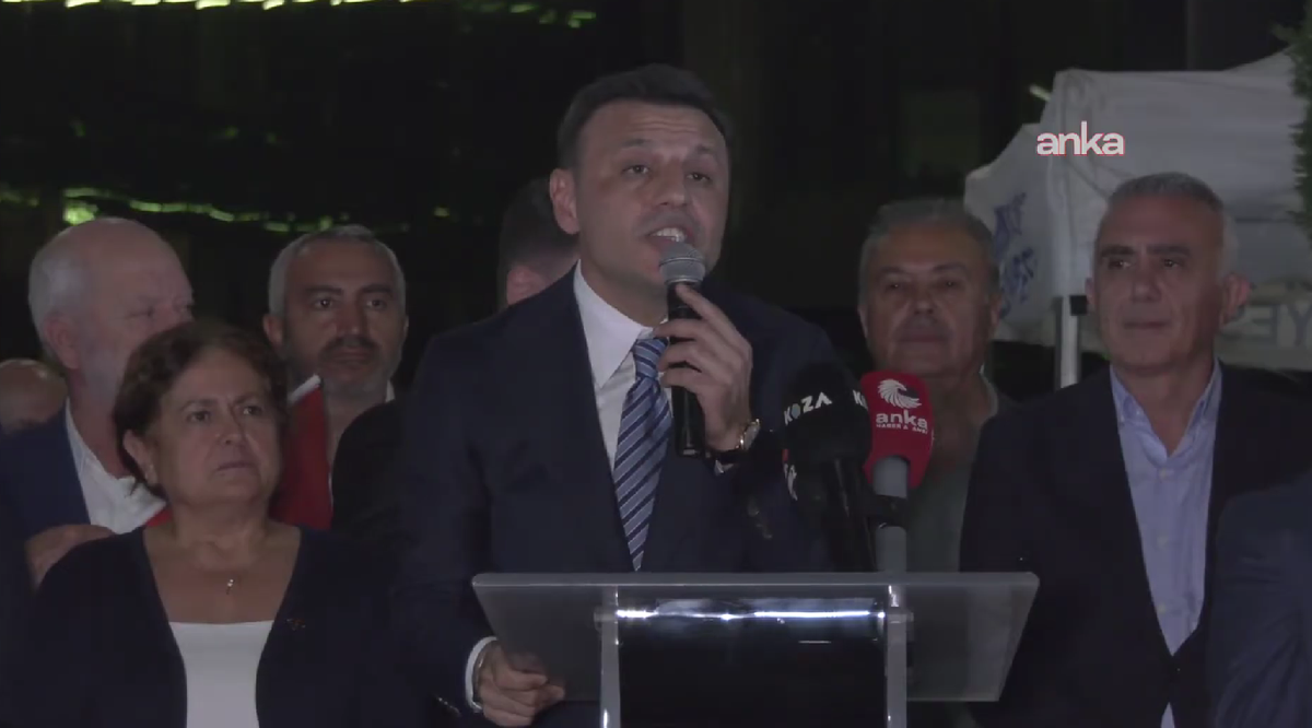 Özgür Çelik\'ten Üsküdar\'da başkan vekilliği seçimi öncesi açıklama: Dört meclis üyesini İstanbul dışına çıkardılar