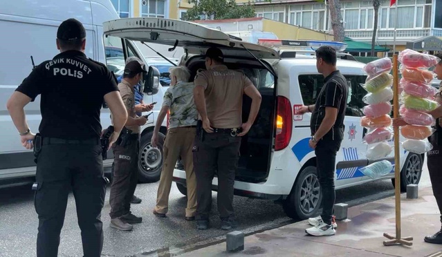 Yerde hareketsiz görünce ambulansı aradılar! Gerçek bambaşka çıktı