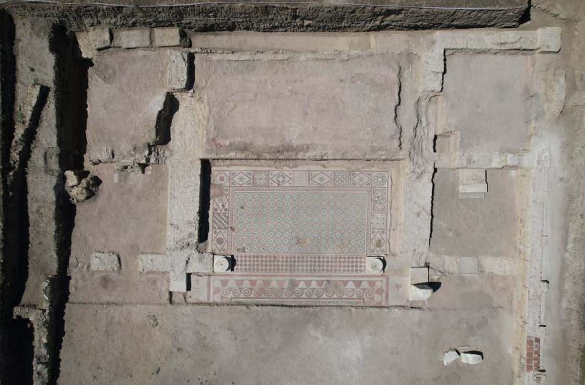 Pompeiopolis\'teki kazılarda 105 metrekarelik 1700 yıllık mozaik ve Eros başı bulundu