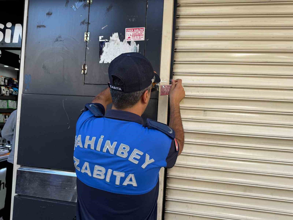 Şahinbey\'de bozuk döner satan işletmeye 15 gün kapatma cezası verildi