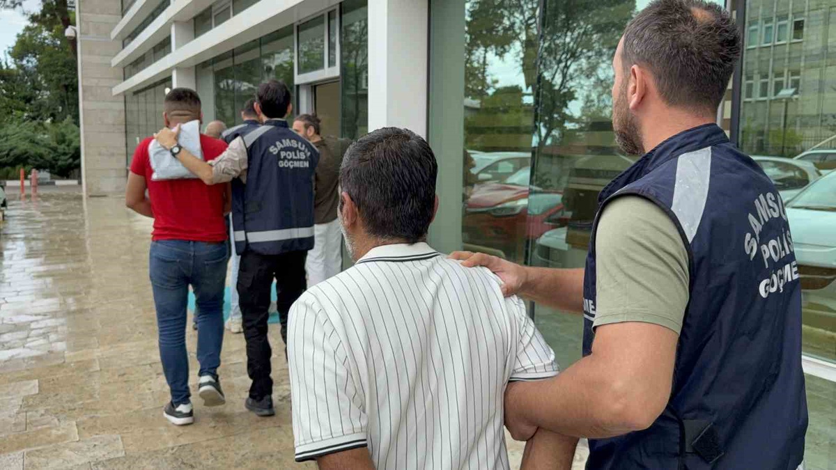 Samsun\'da göçmen kaçakçılığı operasyonunda 2 zanlı tutuklandı, 13 Afgan yakalandı
