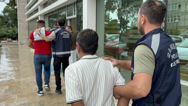 Samsun'da göçmen kaçakçılığı operasyonunda 2 zanlı tutuklandı, 13 Afgan yakalandı