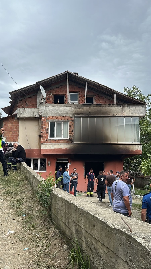 Samsun Ayvacık'ta tek katlı evde çıkan yangında Semiha Yazıcı hayatını kaybetti