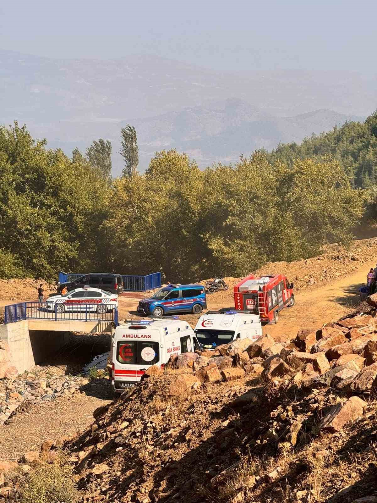 Hatay Hassa'da sepetli motosiklet uçuruma yuvarlandı, 3 kişi yaralandı