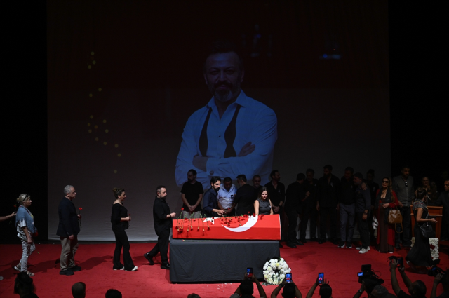 Serhat Kılıç’ın cenazesinde yürek burkan anlar! Şoray Uzun kahroldu