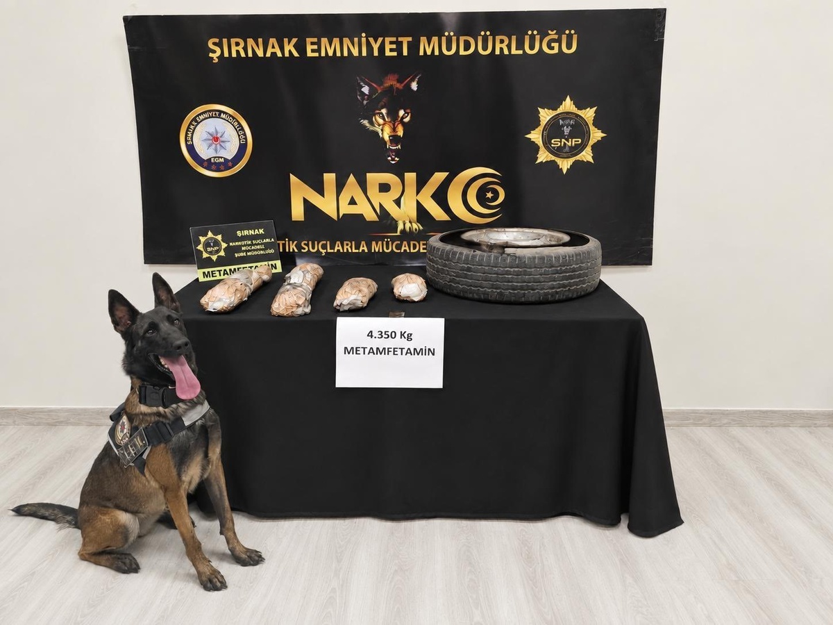 Cizre\'de bagajdaki stepnenin içinde 4 kilo 350 gram metamfetamin ele geçirildi