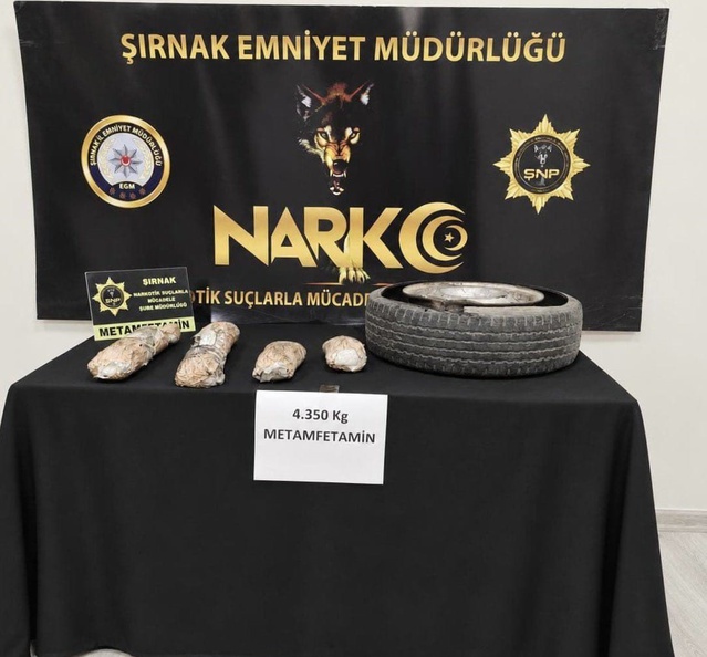 Cizre'de stepnede 4 kilo 350 gram metamfetamin ele geçirildi, gözaltı var