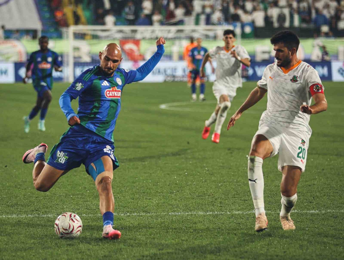 Çaykur Rizespor, Ariss\'in kendi kalesine attığı golle Alanyaspor\'a 1-0 mağlup oldu